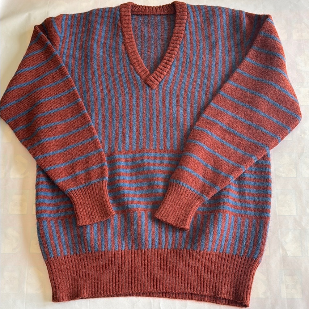 Vintage wool V-Neck Sweater